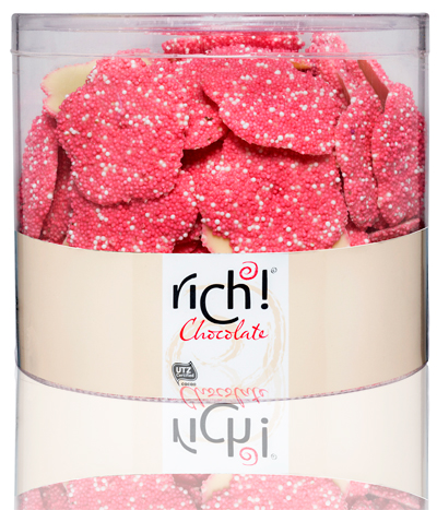 לב שוקולד חלב ולבן עם קישוט בצבע אדום בד"צ 1/6